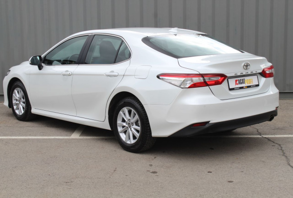 Toyota Camry 2020 года с пробегом 81 407 км, фото 10